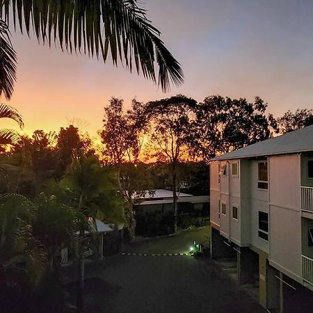 Luxury Top Floor Sunset Villa Noosaville Exterior foto